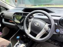 https://riyasewana.com/uploads/toyota-aqua-urban-2015-2612302612452.jpg