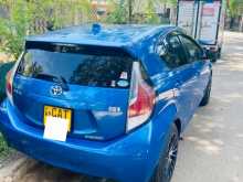 https://riyasewana.com/uploads/toyota-aqua-urban-2015-2616535012052.jpg