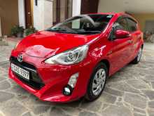 https://riyasewana.com/uploads/toyota-aqua-urban-2015-3122085212332.jpg