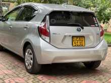 https://riyasewana.com/uploads/toyota-aqua-urban-2015-312564012333.jpg