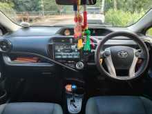 https://riyasewana.com/uploads/toyota-aqua-urban-2015-511554712063.jpg