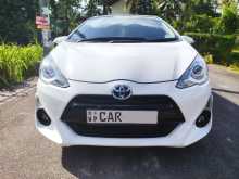 https://riyasewana.com/uploads/toyota-aqua-urban-2015-511554712074.jpg