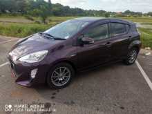 https://riyasewana.com/uploads/toyota-aqua-urban-2015-98434312563.jpg