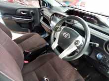 https://riyasewana.com/uploads/toyota-aqua-urban-2017-14272512533.jpg