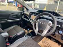 https://riyasewana.com/uploads/toyota-aqua-urban-2017-49482312653.jpg