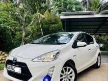 https://riyasewana.com/uploads/toyota-aqua-urban-317322122491.jpg