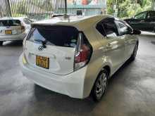 https://riyasewana.com/uploads/toyota-aqua-urban-413160822933.jpg