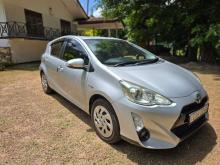 https://riyasewana.com/uploads/toyota-aqua-urban-52000596766.jpg