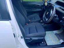 https://riyasewana.com/uploads/toyota-aqua-urban-6704326464.jpg