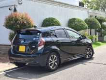 https://riyasewana.com/uploads/toyota-aqua-urban-9140940533.jpg
