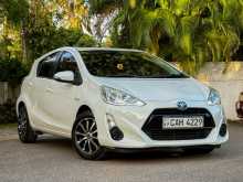 https://riyasewana.com/uploads/toyota-aqua-urben-2015-519020912742.jpg