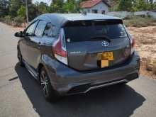 https://riyasewana.com/uploads/toyota-aqua-urbun-2015-27391212332.jpg