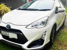 https://riyasewana.com/uploads/toyota-aqua-x-1195225784.jpg