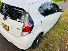 https://riyasewana.com/uploads/toyota-aqua-x-141119156945.jpg