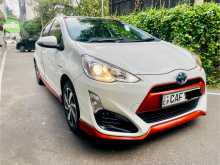 https://riyasewana.com/uploads/toyota-aqua-x-2015-127413912242.jpg