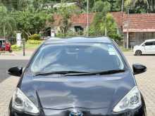https://riyasewana.com/uploads/toyota-aqua-x-2015-2316262612873.jpg
