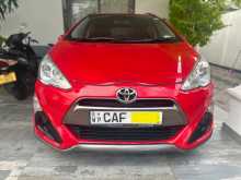 https://riyasewana.com/uploads/toyota-aqua-x-2015-238342512792.jpg