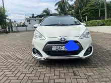 https://riyasewana.com/uploads/toyota-aqua-x-2015-239241512303.jpg