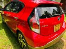 https://riyasewana.com/uploads/toyota-aqua-x-2015-267361712342.jpg