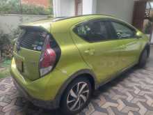 https://riyasewana.com/uploads/toyota-aqua-x-2015-2712182912542.jpg