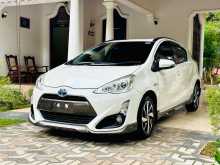 Toyota AQUA X URBAN 2015 Car