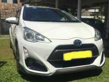 https://riyasewana.com/uploads/toyota-aqua-x-2015-280091612913.jpg