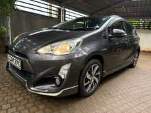https://riyasewana.com/uploads/toyota-aqua-x-2015-2810542212342.jpg