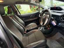 https://riyasewana.com/uploads/toyota-aqua-x-2015-2810542212464.jpg