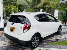 https://riyasewana.com/uploads/toyota-aqua-x-2015-3022032412942.jpg