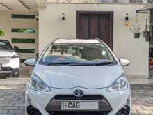 https://riyasewana.com/uploads/toyota-aqua-x-2015-311231712562.jpg