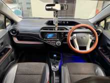 https://riyasewana.com/uploads/toyota-aqua-x-2015-311231712924.jpg