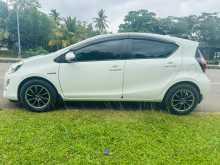 https://riyasewana.com/uploads/toyota-aqua-x-2015-311461912134.jpg