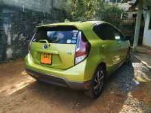 https://riyasewana.com/uploads/toyota-aqua-x-2015-610370712752.jpg