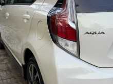 https://riyasewana.com/uploads/toyota-aqua-x-2015-613493612552.jpg