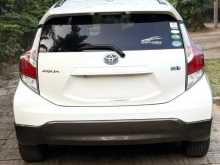 https://riyasewana.com/uploads/toyota-aqua-x-2015-613493612933.jpg