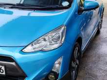 https://riyasewana.com/uploads/toyota-aqua-x-2015-722443312104.jpg