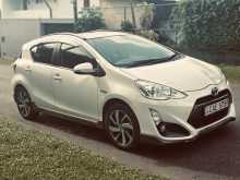 https://riyasewana.com/uploads/toyota-aqua-x-2015-815154412592.jpg