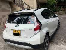 https://riyasewana.com/uploads/toyota-aqua-x-2017-200111912242.jpg