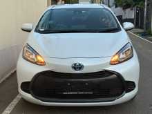 https://riyasewana.com/uploads/toyota-aqua-x-2022-517545312122.jpg