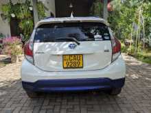 https://riyasewana.com/uploads/toyota-aqua-x-251007454163.jpg