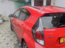 https://riyasewana.com/uploads/toyota-aqua-x-410512824842.jpg