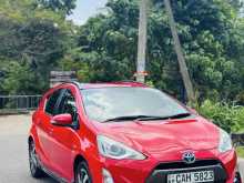 https://riyasewana.com/uploads/toyota-aqua-x-923434922602.jpg