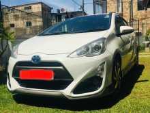 https://riyasewana.com/uploads/toyota-aqua-x-urban-2015-1515372712302.jpg