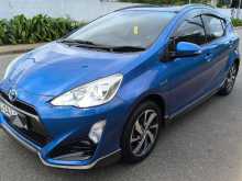 https://riyasewana.com/uploads/toyota-aqua-xurban-151011154323.jpg