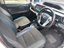 https://riyasewana.com/uploads/toyota-aqua-xurban-19105341914.jpg