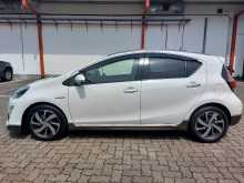 https://riyasewana.com/uploads/toyota-aqua-xurban-695742853.jpg