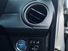 https://riyasewana.com/uploads/toyota-axio--1003230484.jpg