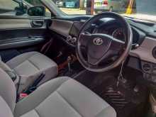 https://riyasewana.com/uploads/toyota-axio-16115222712.jpg