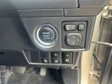 https://riyasewana.com/uploads/toyota-axio-27182947484.jpg