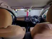 https://riyasewana.com/uploads/toyota-axio-7115316663.jpg